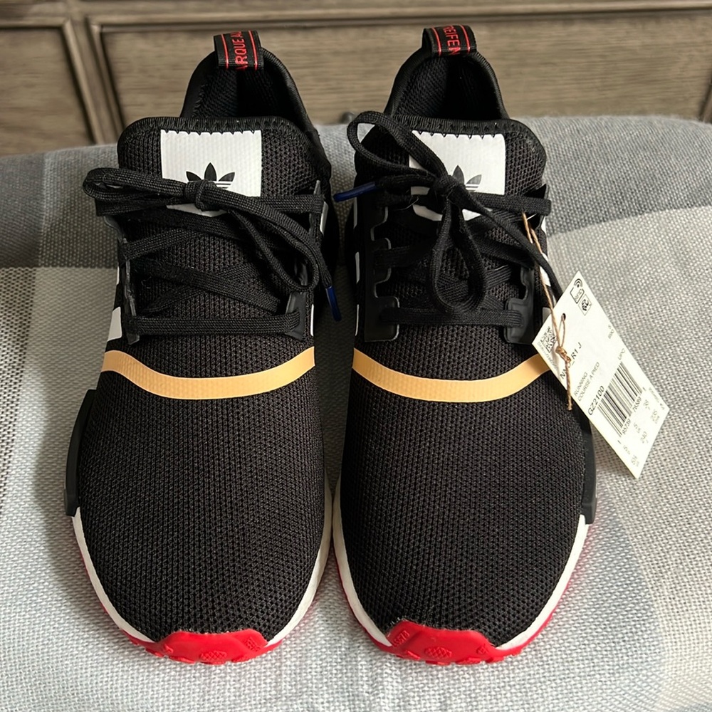 Women’s Adidas MND R1 J